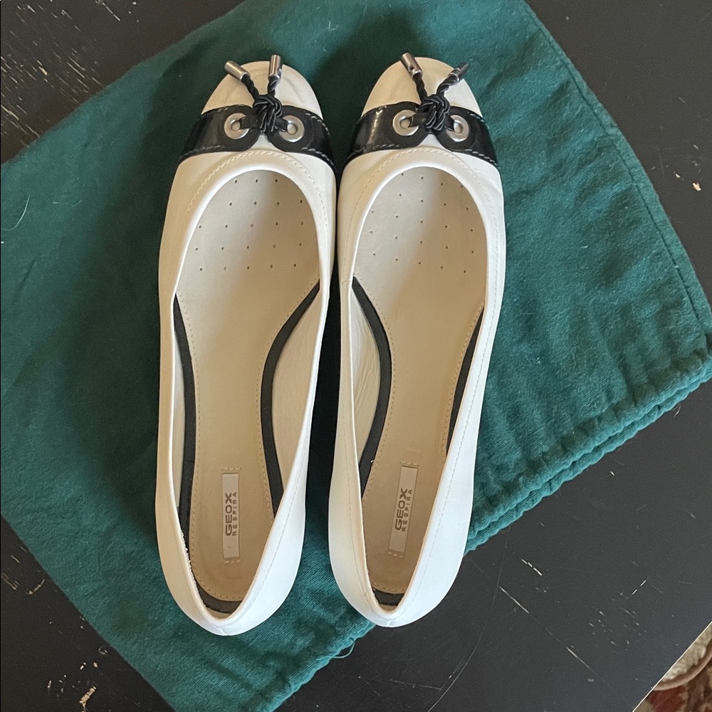 Geox Respira Women's Black and Cream Loafers
